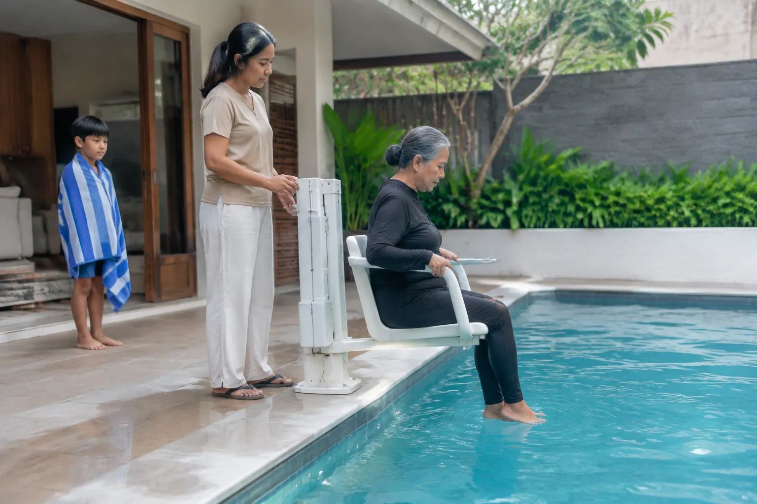 Lift dan posisi pengguna kursi roda.