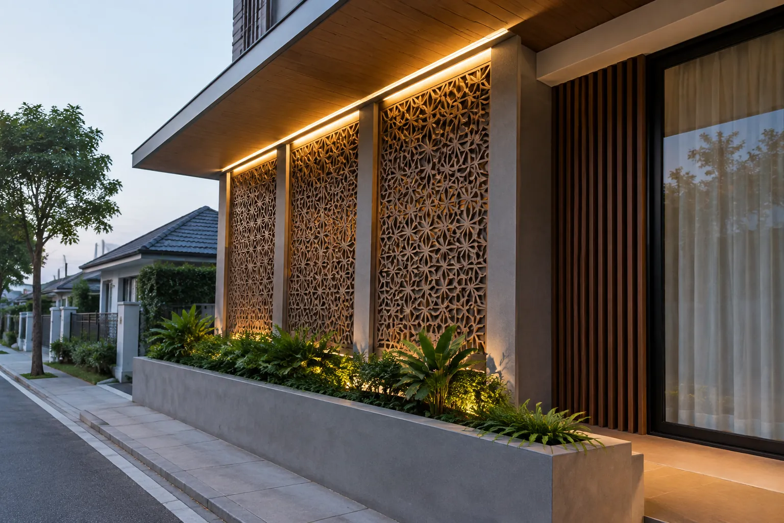 Panel dekoratif bercahaya di sepanjang dinding luar rumah