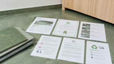 Sampel lantai hijau dan lembar informasi material