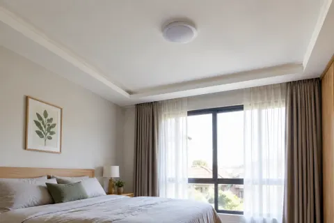 Kamar tidur berplafon jadi.