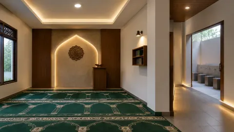 Musala dengan beberapa lampu pada plafon dan relung depan