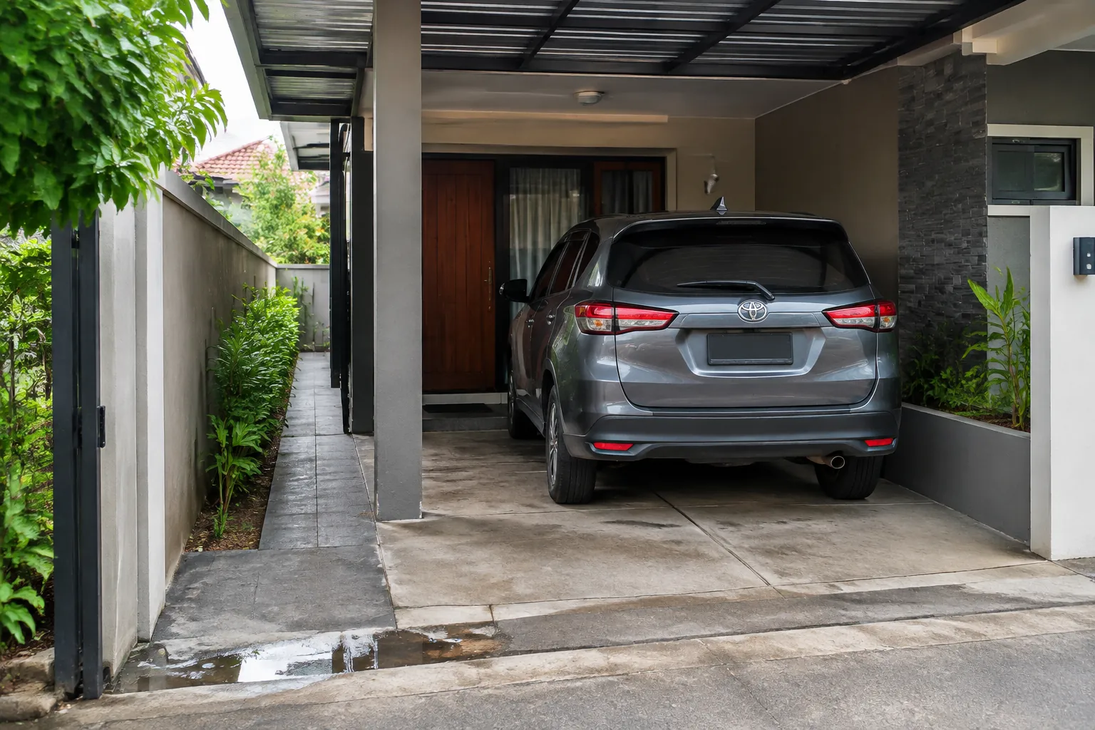 Carport.