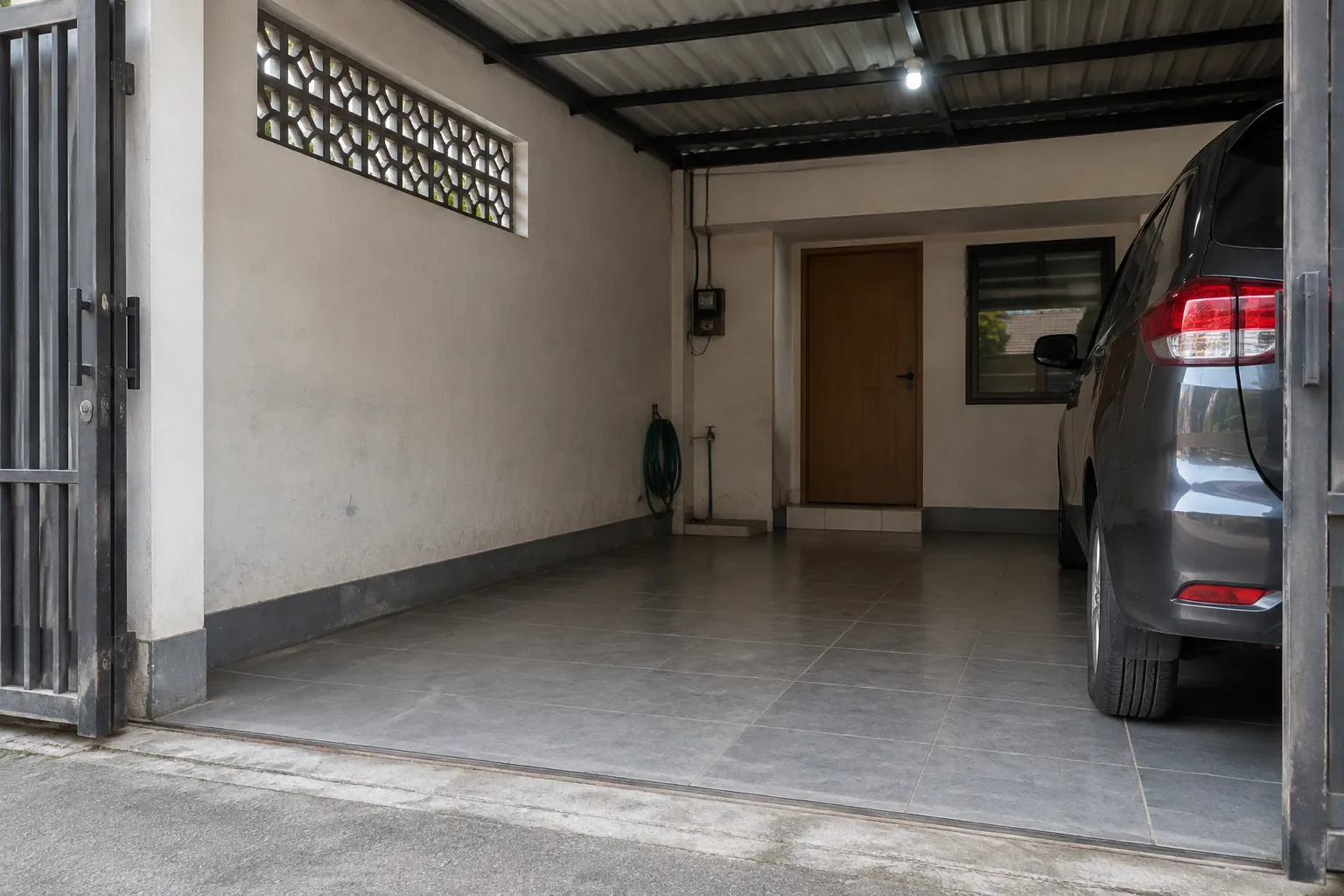 Kondisi lantai, dinding, atap, dan bukaan garasi