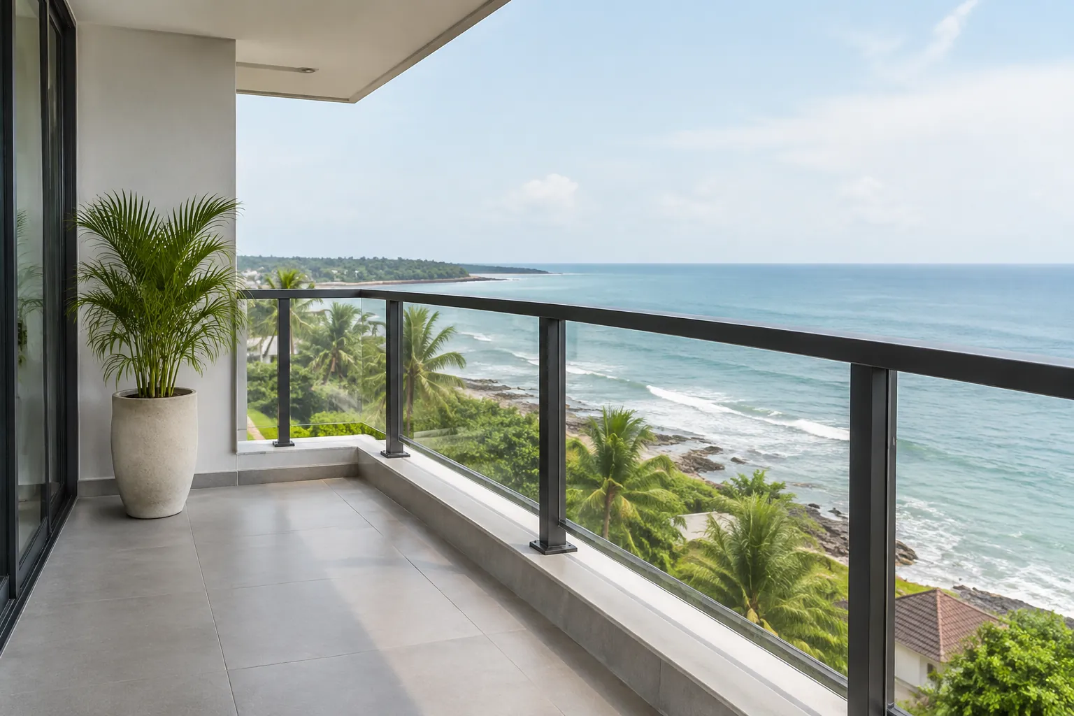Pagar balkon terbuka menghadap pantai