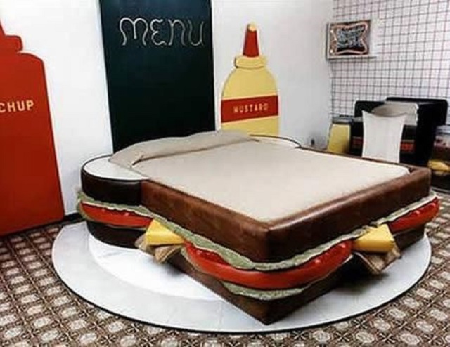 tempat tidur bentuk sandwich