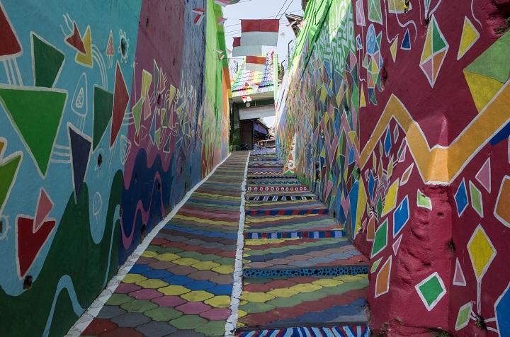 desain rumah warna warni