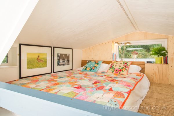 kamar tidur loteng