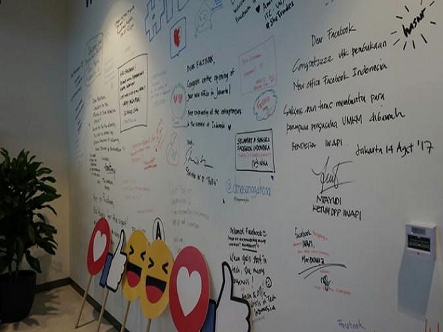 desain kantor facebook