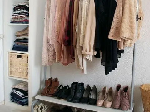 4 Cara Mudah Miliki Walk in Closet Mungil di dalam Kamar