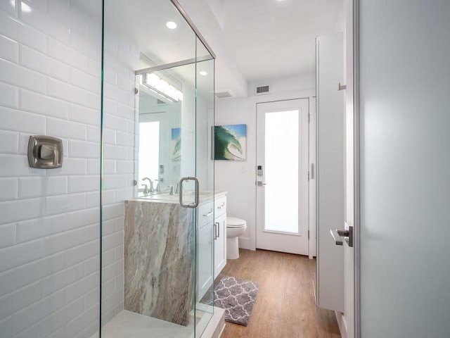 desain kamar mandi terbaik