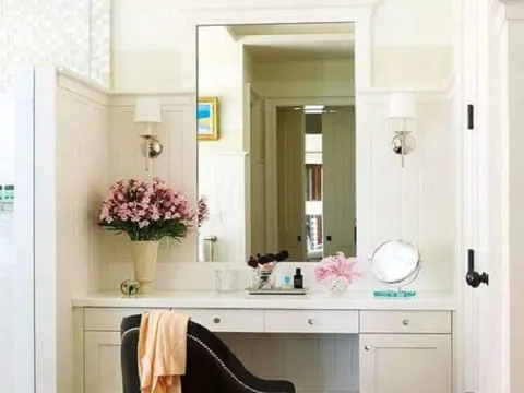 Meja Rias, Elemen Dekoratif Tambahan untuk Kamar Tidur