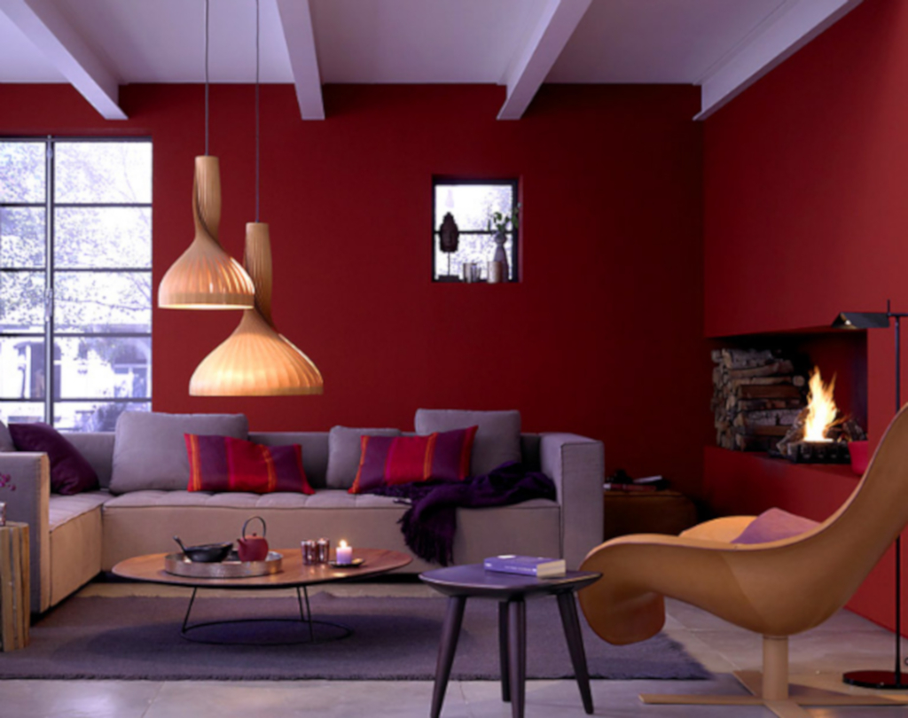 warna merah anggur pada ruangan