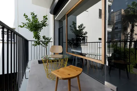 desain balkon minimalis