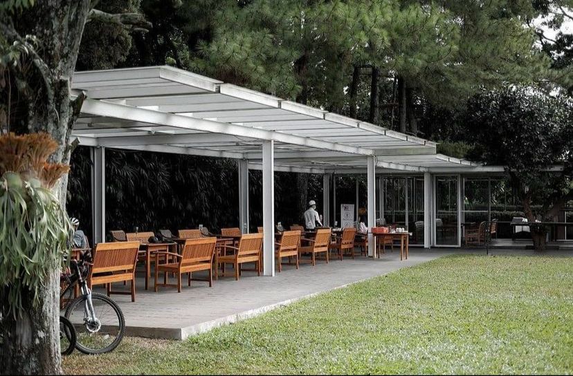 maxis restaurant