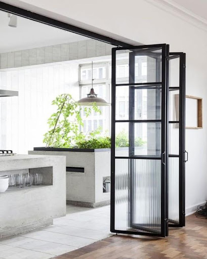 Pintu-kaca-dapur-minimalis-Lion-Iron-Doors