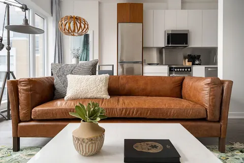 Sofa bahan kulit