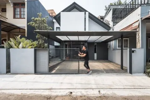 8 Inspirasi Desain Pagar Industrial, Tampil Unik dan Berbeda!