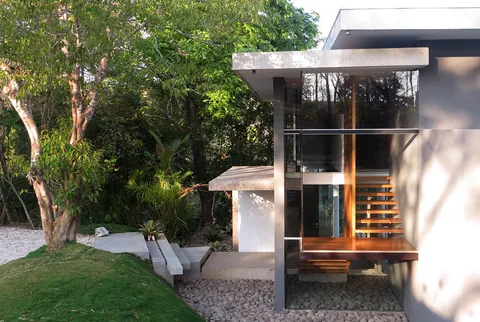 9 Inspirasi Tangga Teras Rumah Yang Estetik, Nomor 5 Paling hits