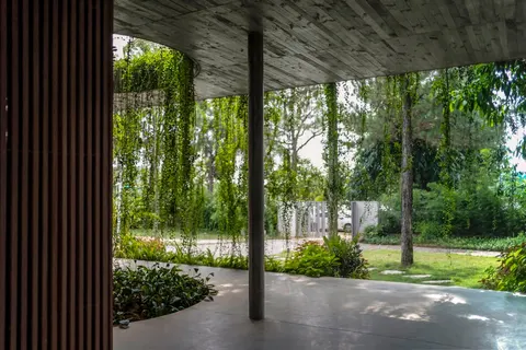 7 Ide Desain Tiang Teras Rumah Unik dan Elegan