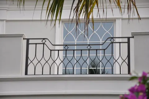 5 Keunggulan Pagar Besi Balkon Minimalis