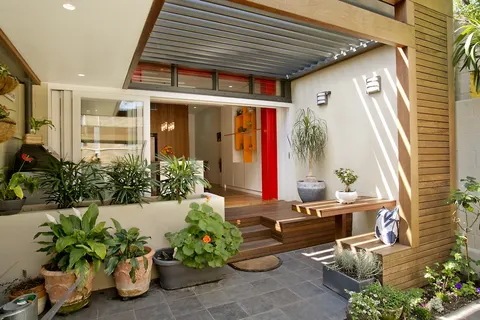 6 Aspek Penting Membuat Teras Rumah Asri dan Sejuk!