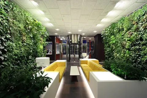 10 Inspirasi Desain Taman Dalam Rumah yang Unik dan Cantik!