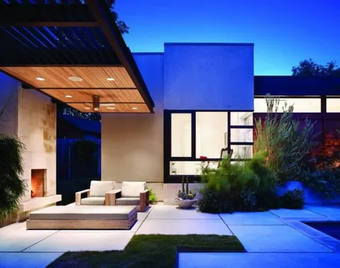 7 Poin Penting Ciptakan Desain Teras Rumah Modern yang Elegan