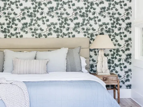 6 Inspirasi Wallpaper Dinding Estetik, Ciptakan Ruangan Elegan dan Memikat