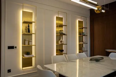 Accent Lighting untuk Rak Display: Lemari dan Rak Terlihat Rapi