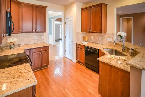 Kitchen Set PVC Minimalis