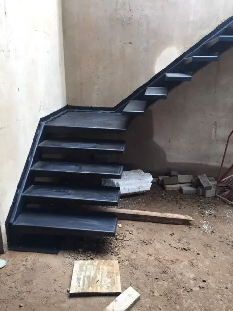 Bahan Tangga Besi