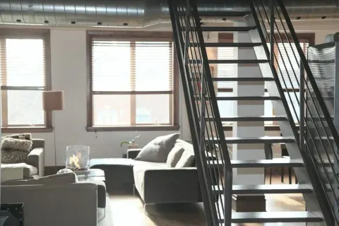 Railing Tangga Besi